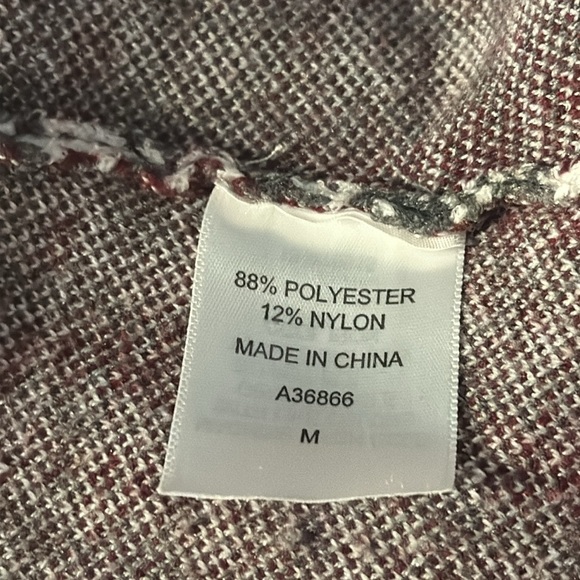 NWOT Women’s Appleseeds Gray Houndstooth Print Mock Neck Sweater Size Medium - Picture 9 of 9